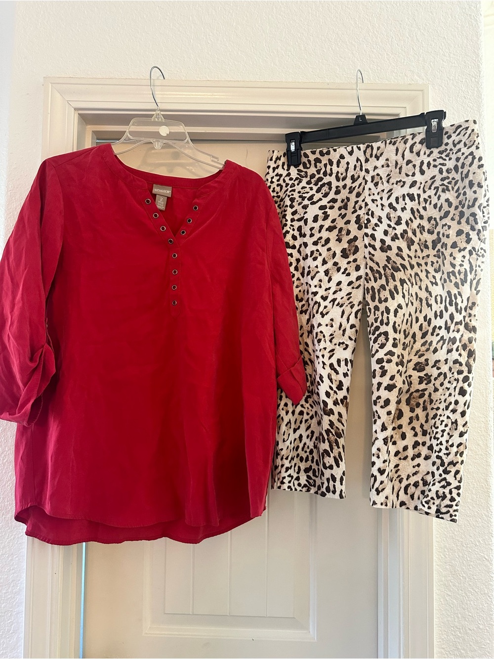 2 pc Chico’s Red Tunic Top w/ Leopard Print Capris